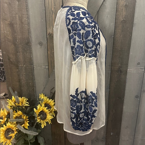 Sundance Boho Luiza Silk Embroidered Sheer Blouse Size Medium NWT Cream Blue - Picture 8 of 10